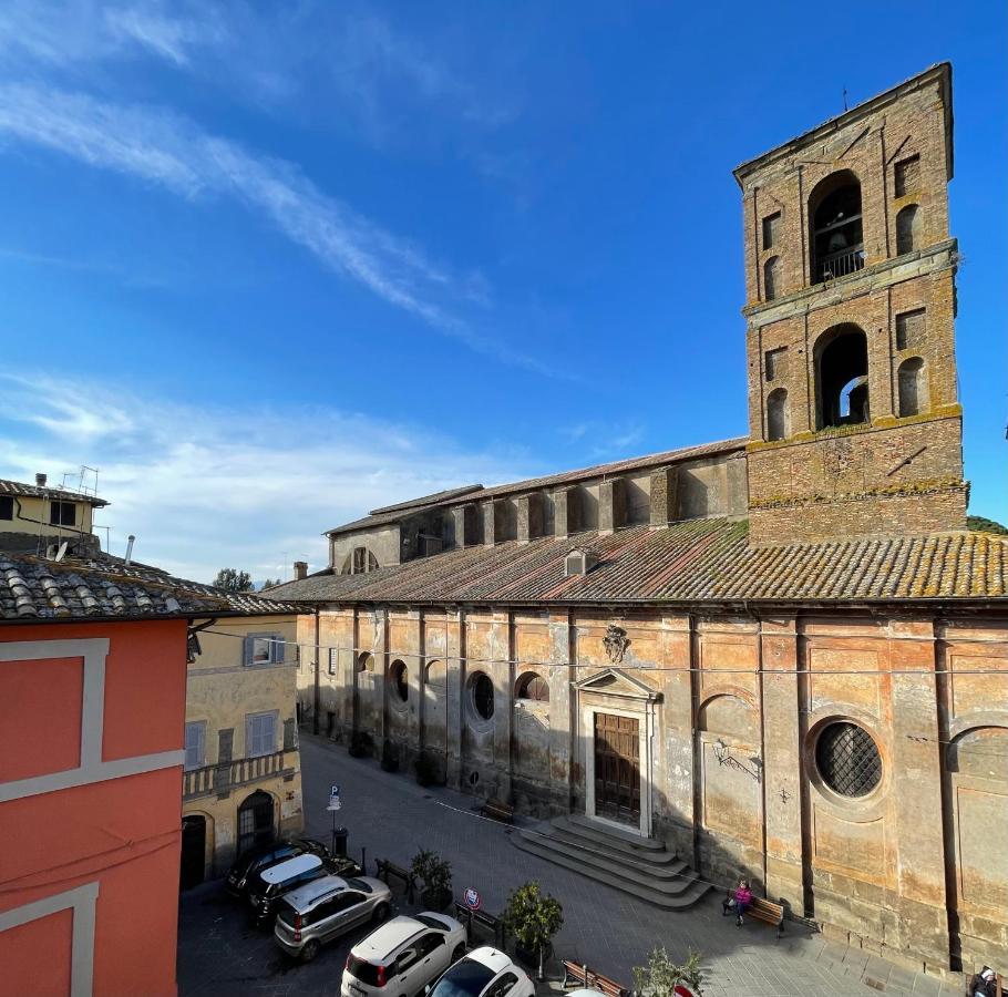 Nepi - Appartamento Centro Storico Duomo Luaran gambar